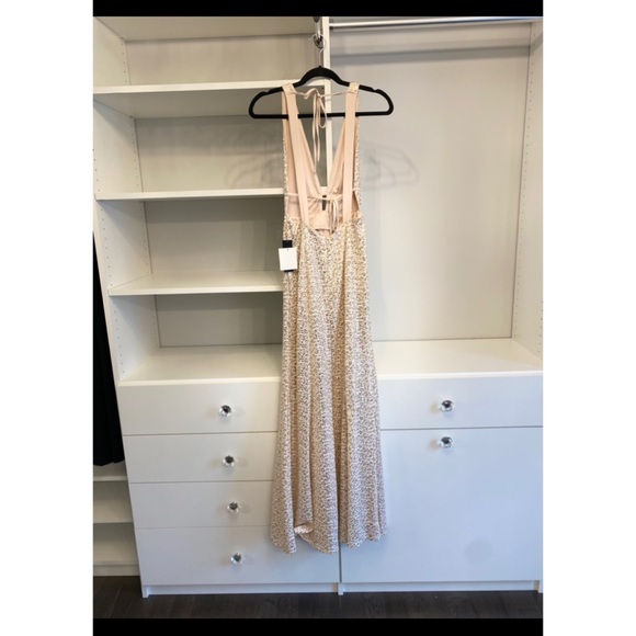 NWT lulus sequin dress. Medium - Picture 2 of 4